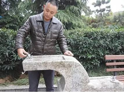 月亮灣廣場(chǎng)公共直飲水機