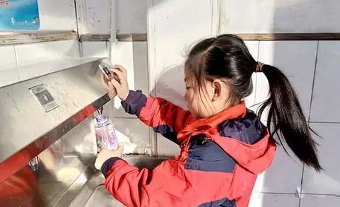 縉云縣實(shí)驗二小學(xué)校園直飲水機